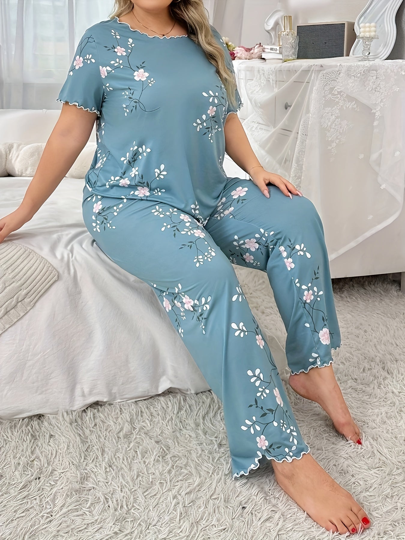 New style plus size , Women's  Floral Print Pajama Set - Short Sleeve & Long Pants, Round Neck, Elastic Waistband, , Machine Washable, Plus Size , sexy easy fit , fashion and comfortable .