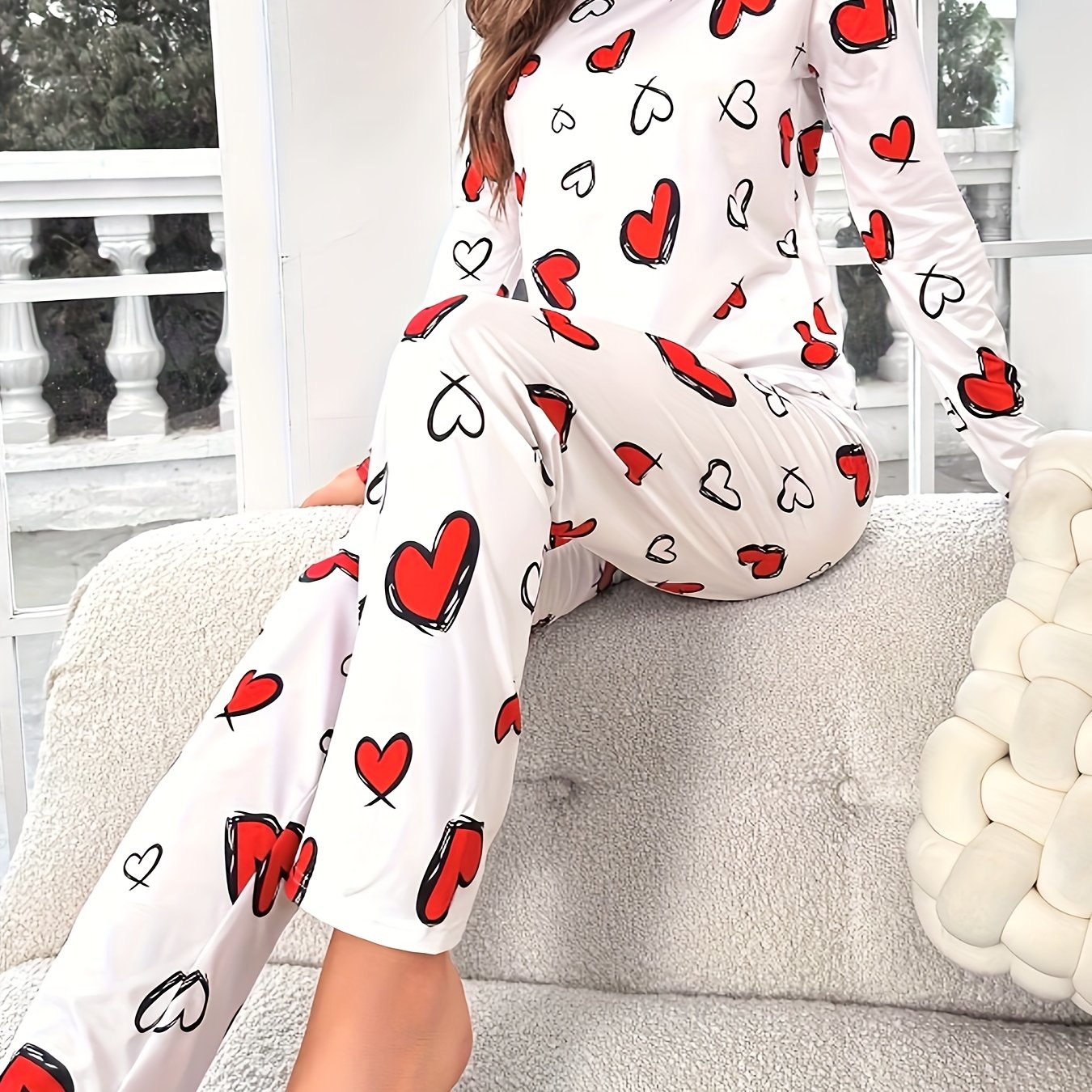 Ladies Heart Print Casual Pajama Set, Long Sleeve Round Neck Top & Pants, Comfortable Relaxed Fit For Fall sessions .